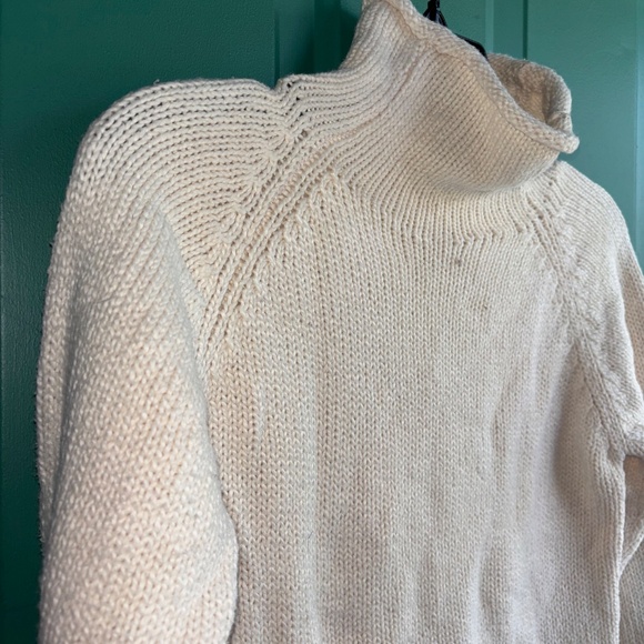LL Bean XS cream sweater - Picture 3 of 6